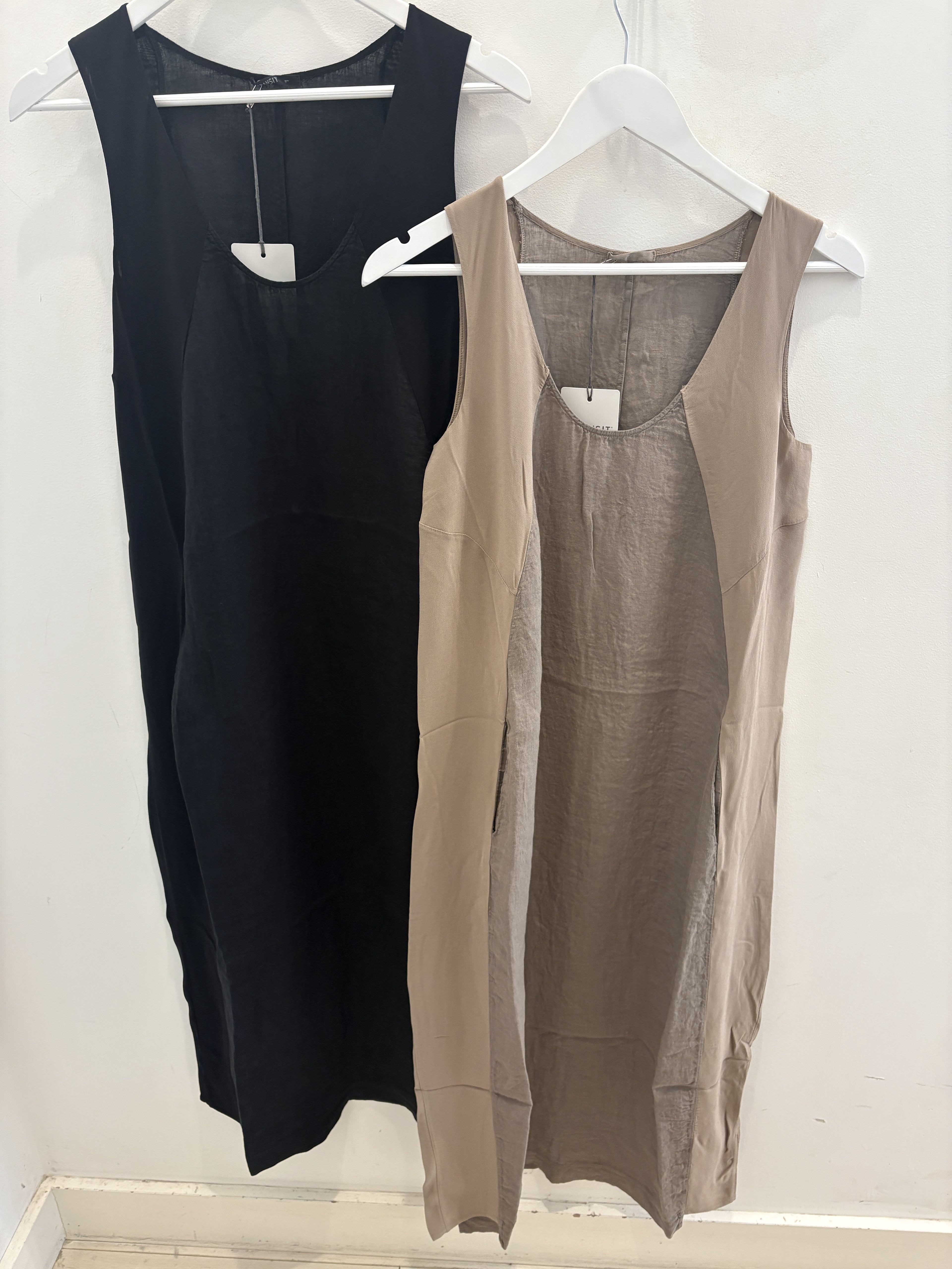 Transit B116 Linen Dress