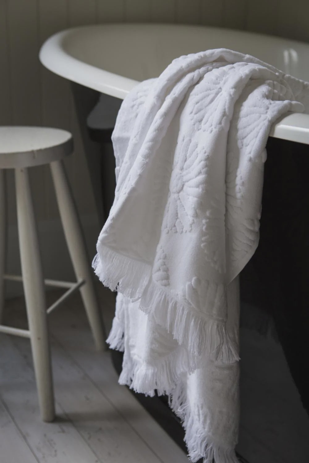 Ottoman Collection Daisy Bath Towel
