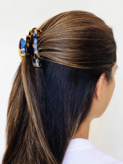 Paris Mode Medium Claw Clip
